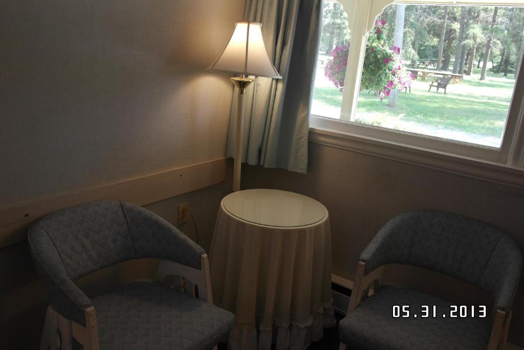Pinecone Motel Sussex Zimmer foto